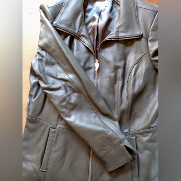 Denim&Co Lamb Leather Jacket with Zip Front and Pockets - Picture 8 of 9